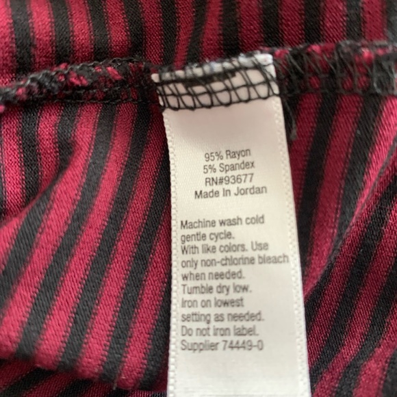 A.n.a Black and Burgundy Layering Top - Picture 16 of 16